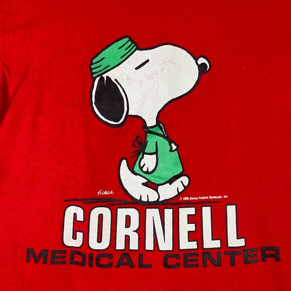 Vintage 70s Snoopy T Shirt Men's Medium Peanuts Cornell Medical Center Artex - Picture 3 of 10